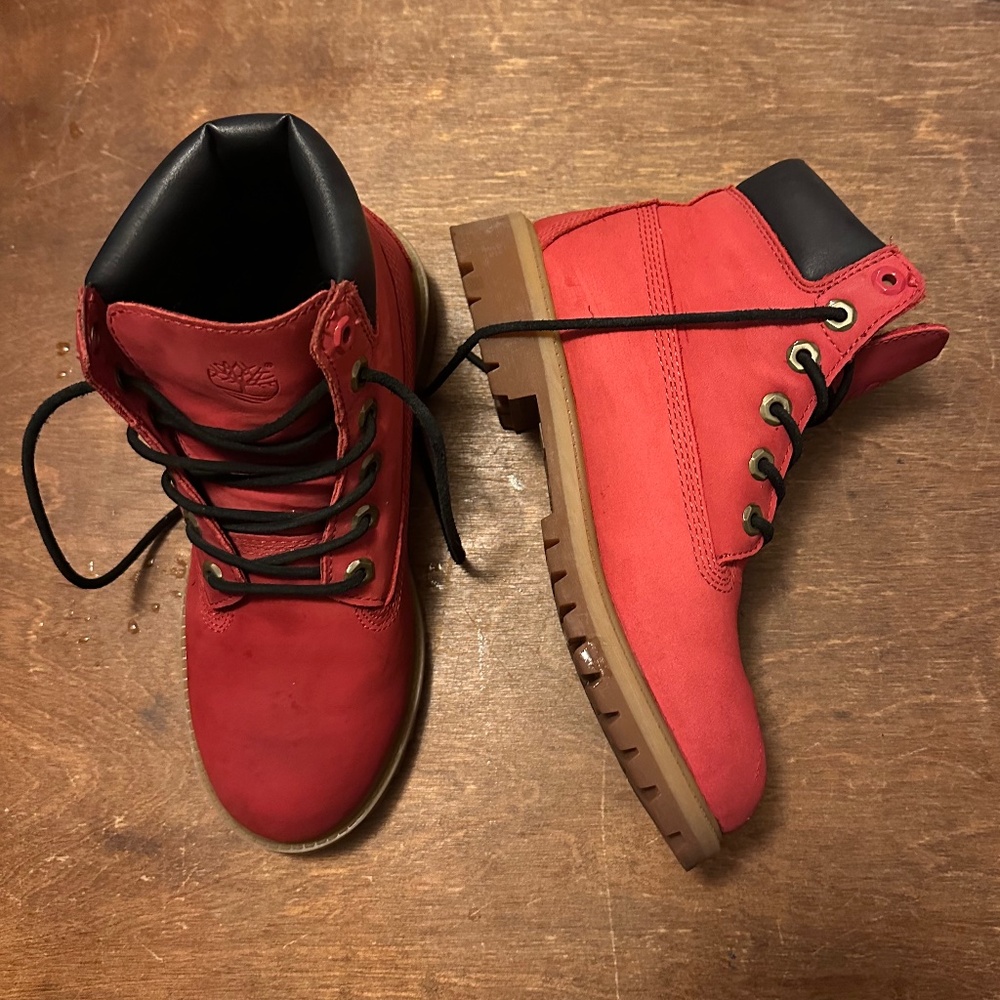 Boys 5 timberlands